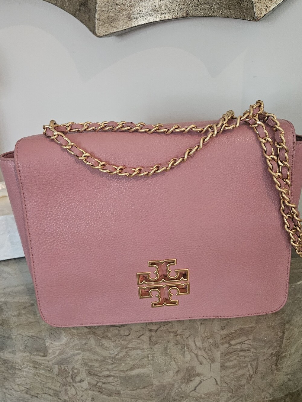 EUC Tory Burch Pink Leather Shoulder Bag with Gold Chain